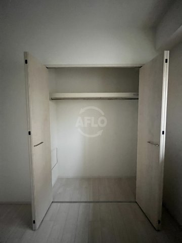 スプランディッド難波WESTⅡの玄関|スプランディッド難波WESTII　クローゼット