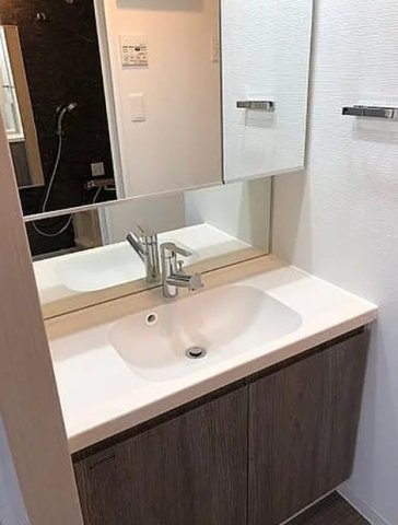 プレセダンヒルズ向島Eastの洗面所