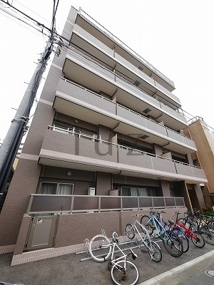 ロイヤル共進の外観