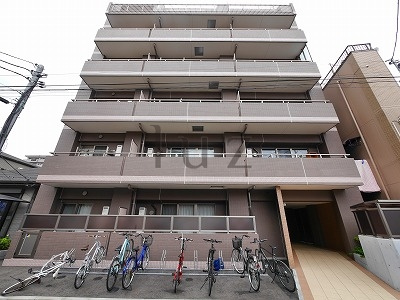 ロイヤル共進の外観