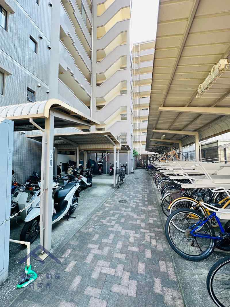アンピール長住2の駐車場