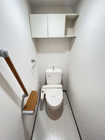 大阪市都島区東野田町１丁目の賃貸マンションのトイレ