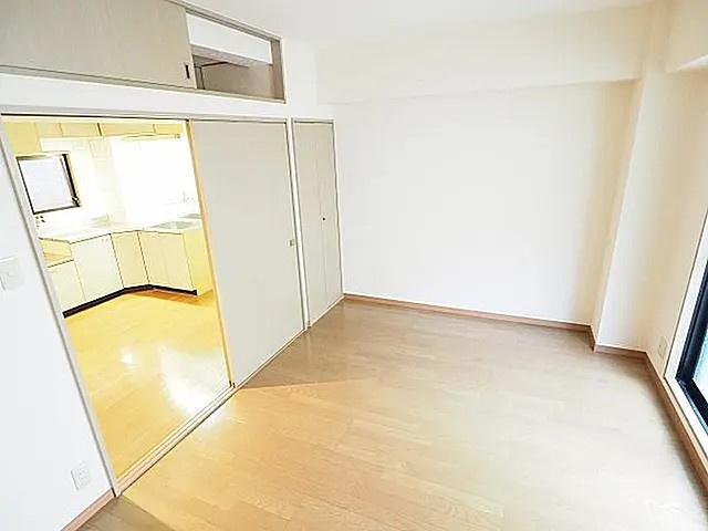神戸市東灘区本庄町３丁目の賃貸マンションの居間・リビング