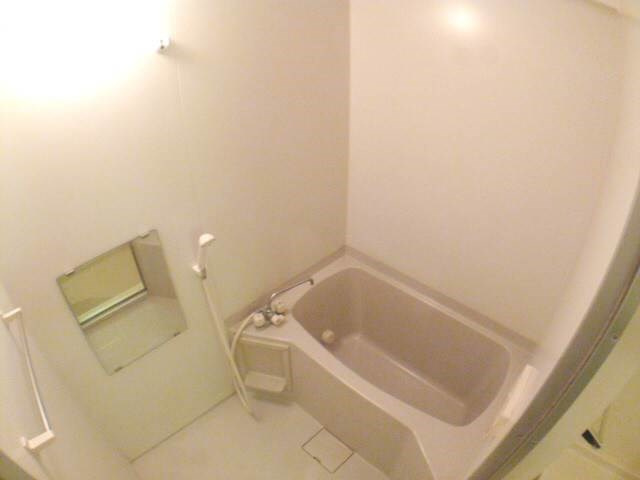神戸市中央区琴ノ緒町３丁目の賃貸マンションの浴室