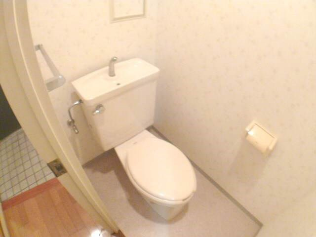 神戸市中央区琴ノ緒町３丁目の賃貸マンションのトイレ