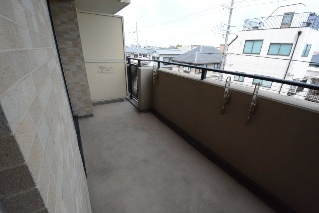 西宮市甲子園四番町の賃貸マンションのバルコニー