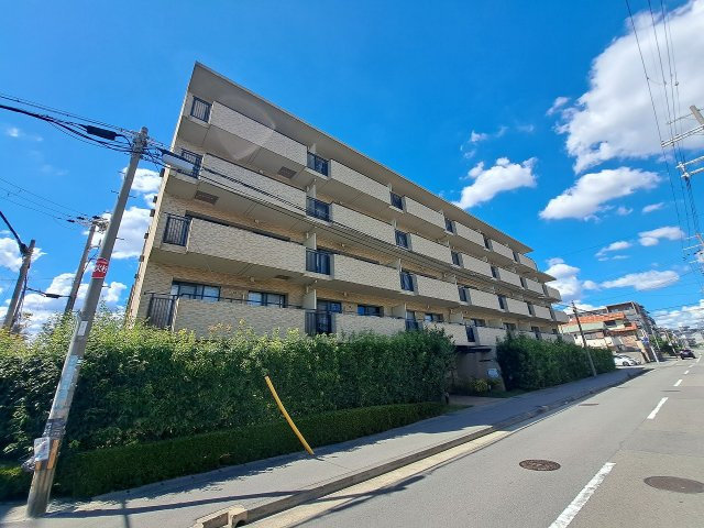 西宮市甲子園四番町の賃貸マンションの外観