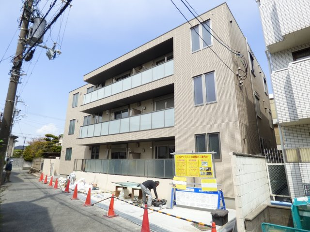 西宮市小松町２丁目の賃貸マンション