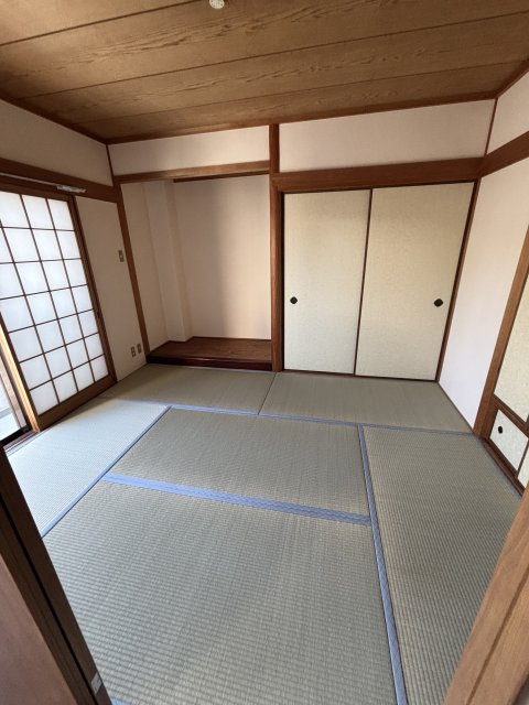 神戸市東灘区岡本１丁目の賃貸マンションの居間・リビング