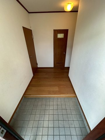 神戸市東灘区岡本１丁目の賃貸マンションの玄関