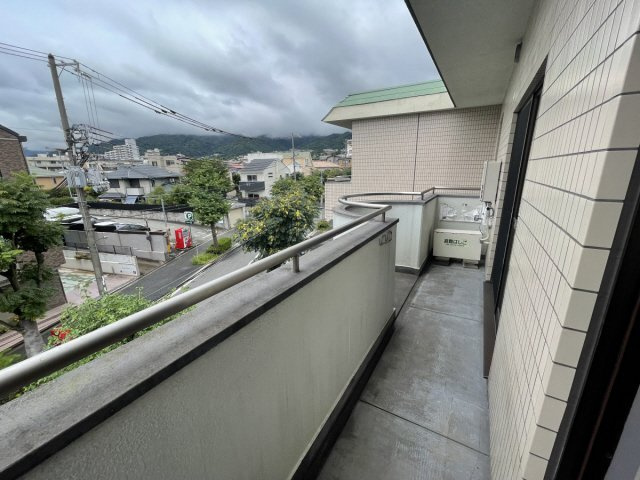 芦屋市楠町の賃貸マンションのバルコニー