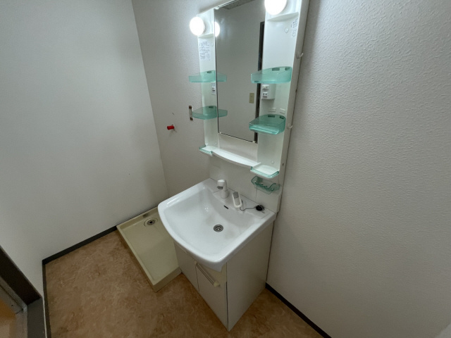 芦屋市楠町の賃貸マンションの洗面所