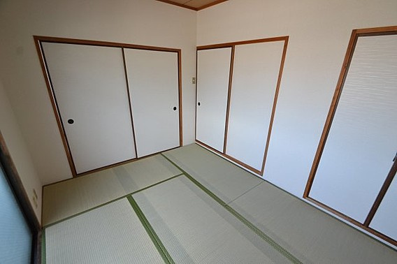 スカイハイツ五和の和室