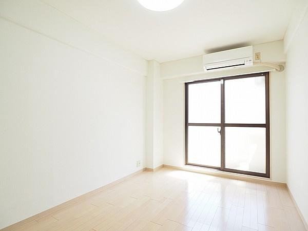 グレイス芦屋の居間・リビング