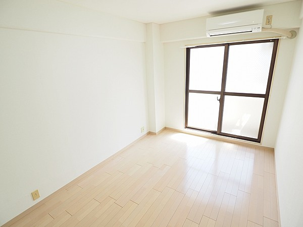 グレイス芦屋の居間・リビング