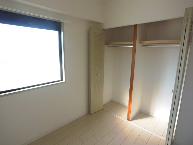 芦屋市呉川町の賃貸マンションの収納