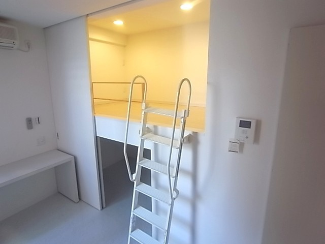 神戸市灘区岩屋中町３丁目の賃貸マンションの居間・リビング