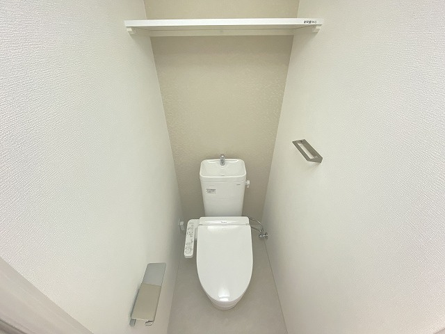 神戸市中央区楠町３丁目の賃貸マンションのトイレ