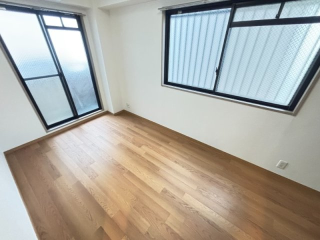神戸市東灘区本庄町３丁目の賃貸マンションの居間・リビング