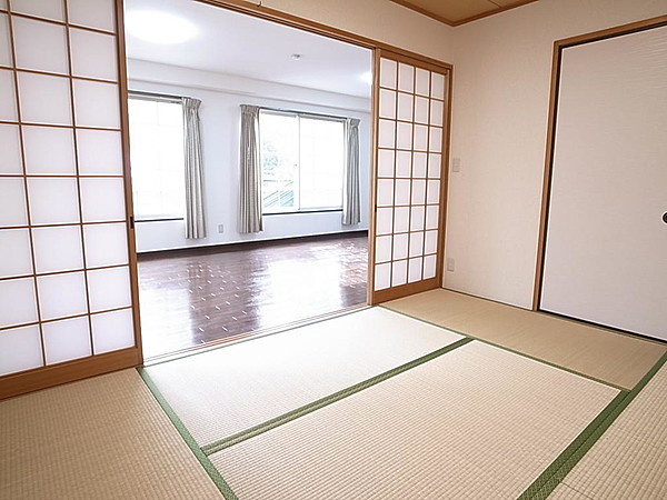 神戸市中央区籠池通３丁目の賃貸マンションの居間・リビング