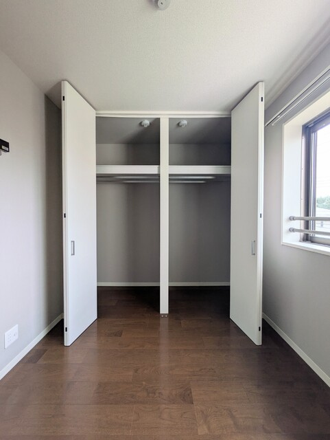 芦屋市平田町の賃貸マンションの収納