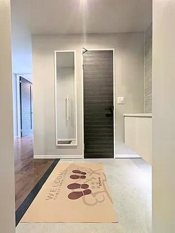 芦屋市平田町の賃貸マンションの玄関