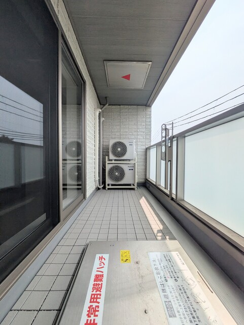 芦屋市平田町の賃貸マンションのバルコニー