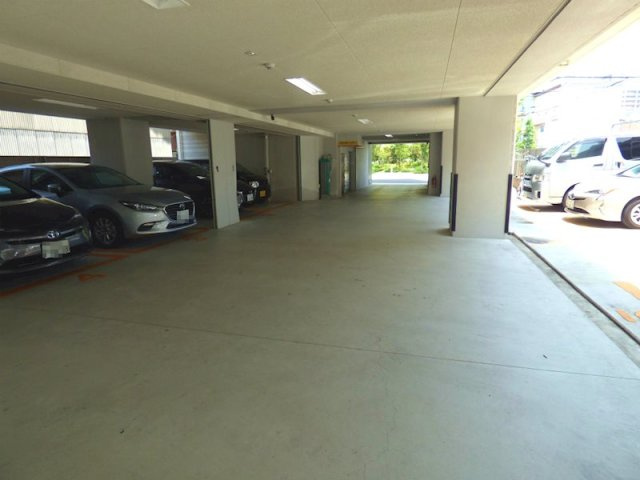 【駐車場】ミッドコートウメキタ 