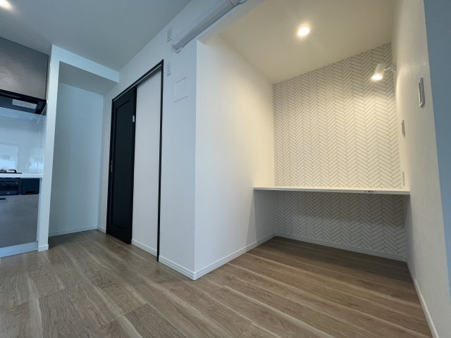 マンション 所沢市向陽ハイツB棟の居間・リビング|こちらのリビングで趣味の時間をお楽しみください