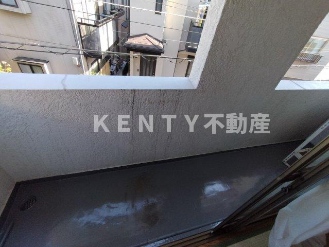 【バルコニー】 | 西蒲田５丁目戸建 | 外からの目が気にならないバルコニーで洗濯物が干せます