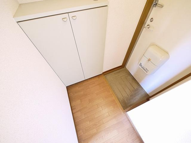 コンフォルト平松の玄関|ゆったりとした玄関です