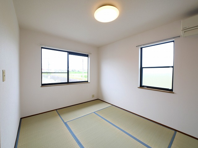 コンフォルト平松の和室