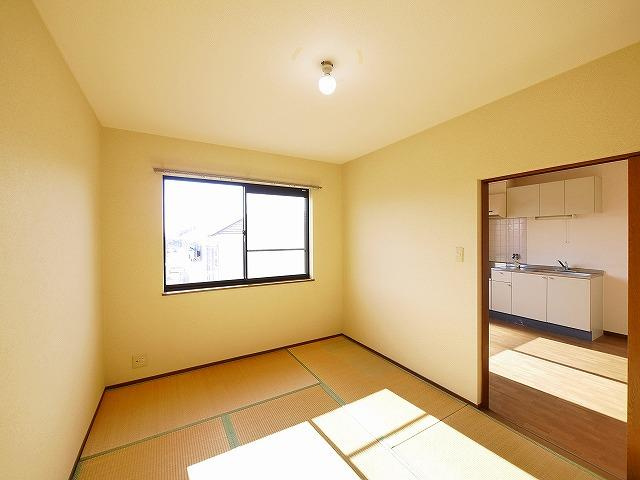 コンフォルト平松の和室|日本らしい落ち着いた雰囲気の和室です