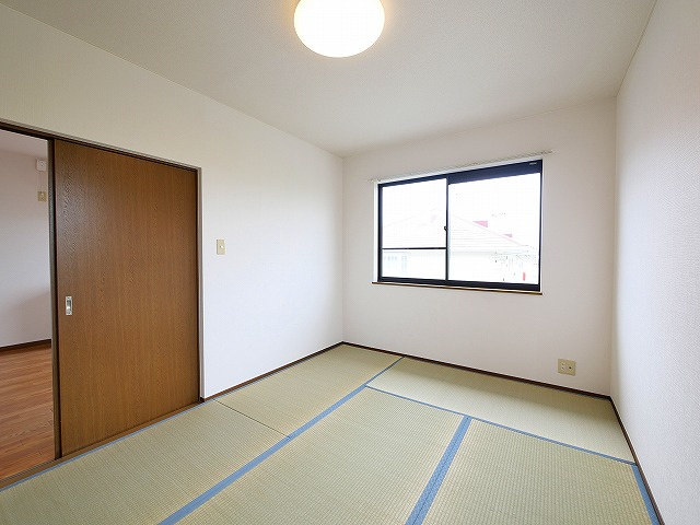 コンフォルト平松の和室