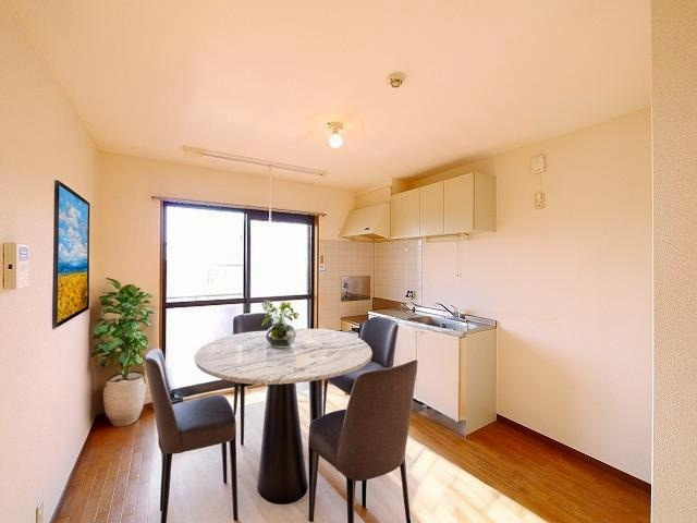 コンフォルト平松の居間・リビング|CGで家具等を配置したもので家具等は含まれません