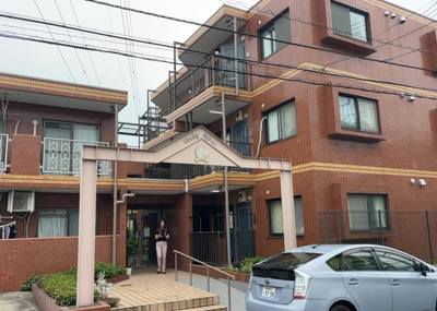 【庭】 | リバティーパレス相武台前 | 物件によっては、入居者が個人的に使用できる専用庭がついているものもあります。また、住宅の中にある土間の部分を庭と呼ぶこともあります。庭の用途は住む人によって変わり、それによってデザインもさまざまです。