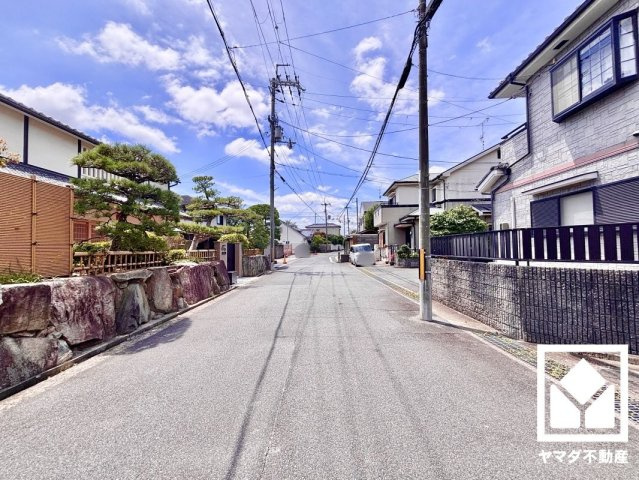 八幡市八幡神原の前面道路含む現地写真