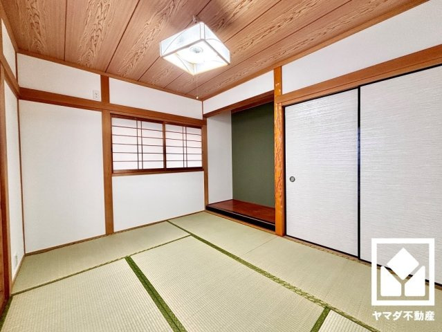 八幡市八幡神原の和室