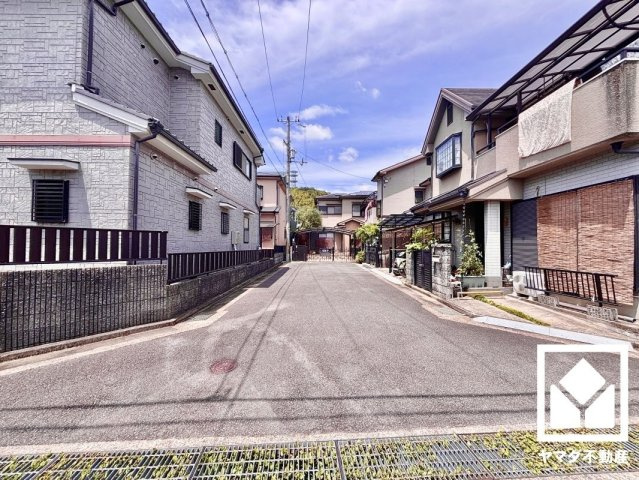 八幡市八幡神原の前面道路含む現地写真