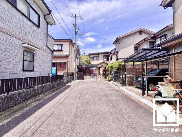 八幡市八幡神原の前面道路含む現地写真