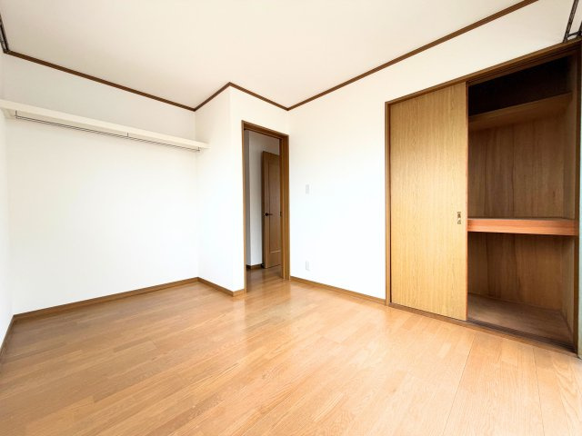 北久米町戸建ての洋室|                                                  
