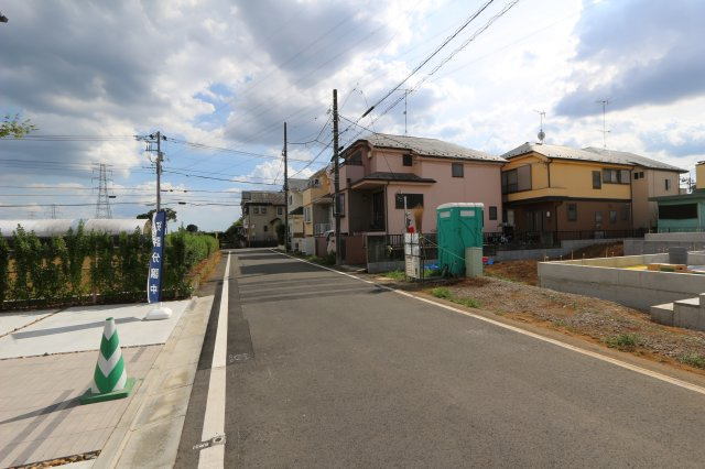 【Cradle garden】国分寺北町第６の外観|前面道路は交通量が少なく、お車が停めやすい環境です♪