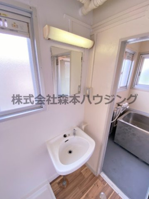 【独立洗面台】 | 　ビレッジハウス私部1号棟 | 独立洗面化粧台が付いています