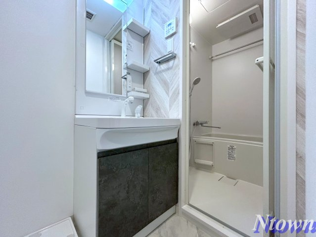 【独立洗面台】 | S-RESIDENCE亀島駅前ascent | 朝の支度にも助かる、独立の洗髪洗面化粧台