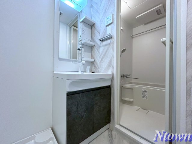 【独立洗面台】 | S-RESIDENCE亀島駅前ascent | 独立洗面台で身支度をすべて済ませてしまいましょう