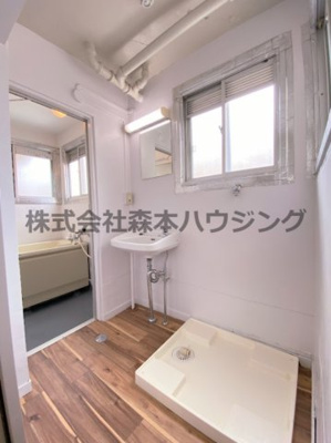 【洗面所】 | 　ビレッジハウス私部2号棟 | 明るい洗面所です