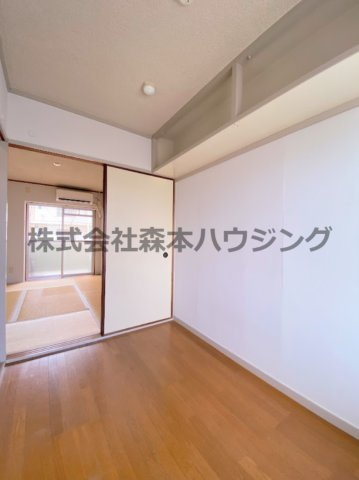【洋室】 | 　ビレッジハウス私部4号棟 | 個人の部屋や寝室として使える洋室です