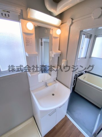 【独立洗面台】 | 　ビレッジハウス私部4号棟 | 独立洗面台で身支度をすべて済ませてしまいましょう