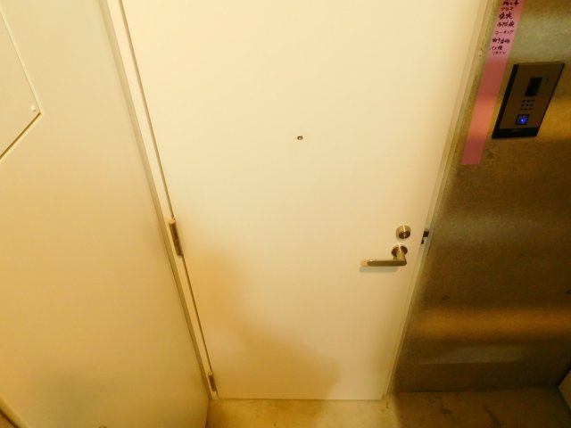 POSITIVE市谷台の玄関