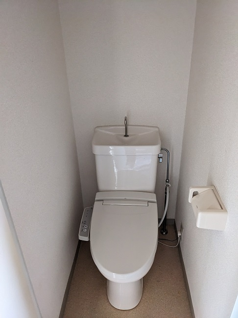 府中市白糸台６丁目のアパートのトイレ